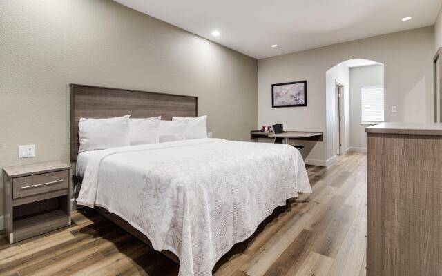 Red Roof Inn Plus+ Galveston - Beachfront