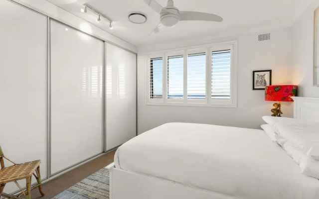 Pristine 2-bed With Expansive Beach Views