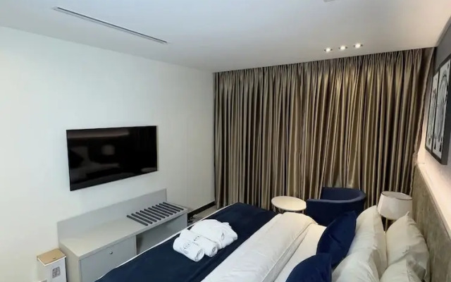 Blu Pearl Hotel & Residence