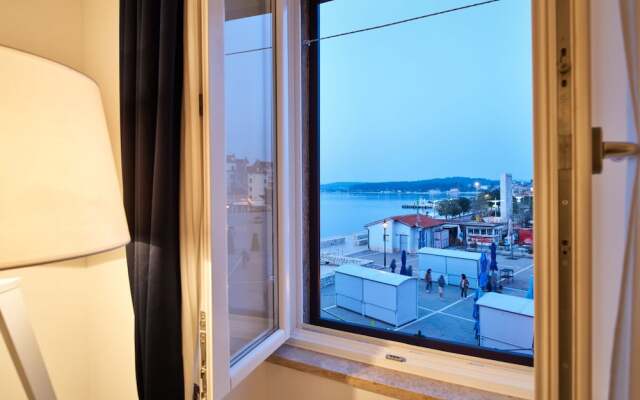 Old Town Splendid Apartments by Irundo