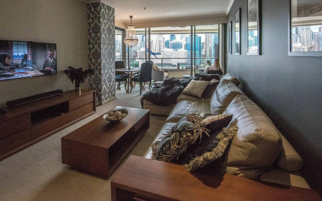 Darling Harbour Getaway