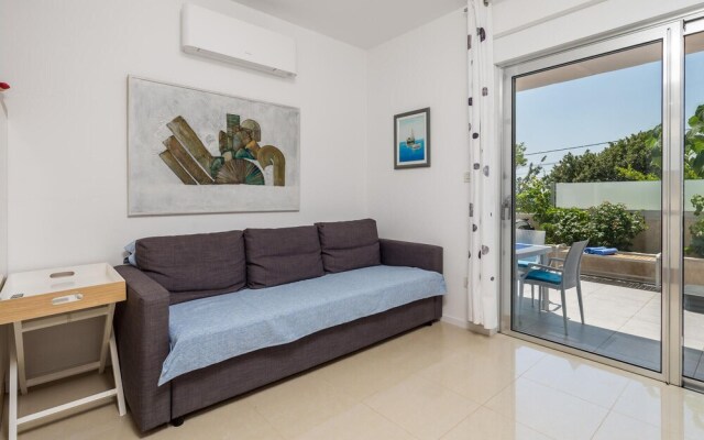 Awesome Home in Rab With Jacuzzi, Wifi and 1 Bedrooms