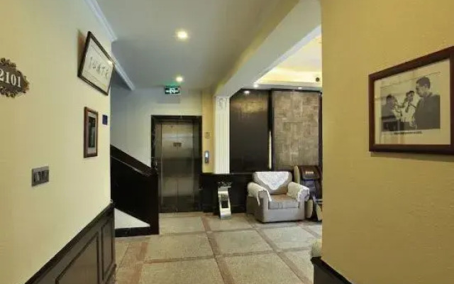 Yu Hill Hotel (Guilin Arctic Square)