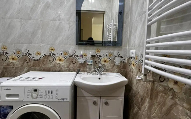 Modern Elegant Renovated Apartment, New Building, Chekhov stree