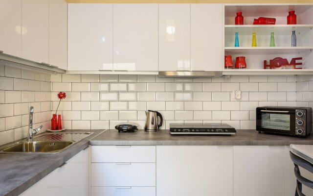 Heart of Old Town Cozy Home - Yard & Parking