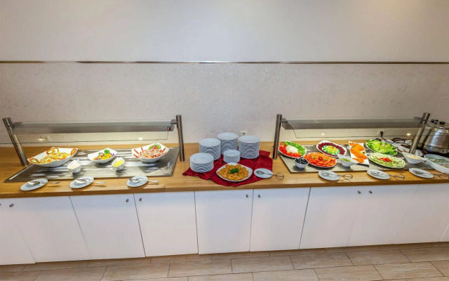 Santa Eulália Suite Hotel & SPA