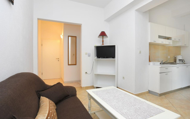 Apartment Lias - with restaurant: A1 Rogoznica, Riviera Sibenik