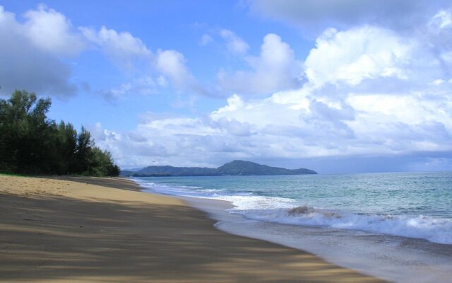 D Varee Mai Khao Beach