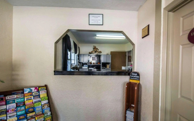Fort Lauderdale Gardens Inn & Suites
