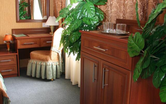 Отель Эсмеральд