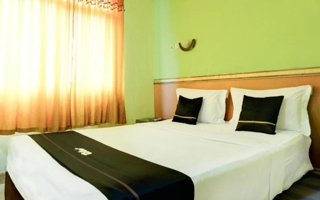 Collection O R.Sukamto Near Palembang Trade Center Mall