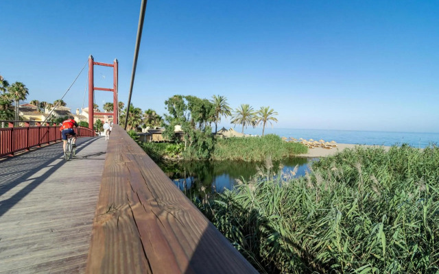 JG- Top modern apartment in Nueva Andalucia