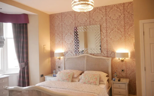 Bowness Bay Suites - Adults only