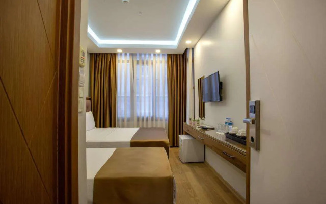 West Palace Hotel