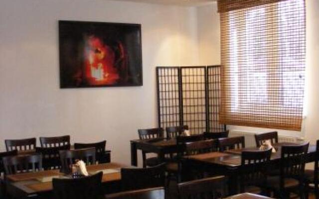 Study K & M Hotel