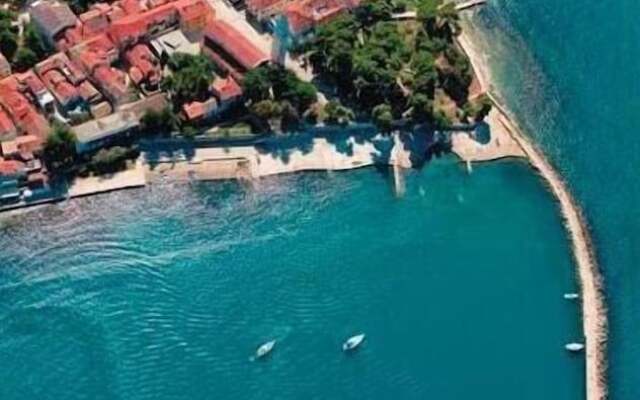 Amazing Home in Novigrad With Wifi and 2 Bedrooms