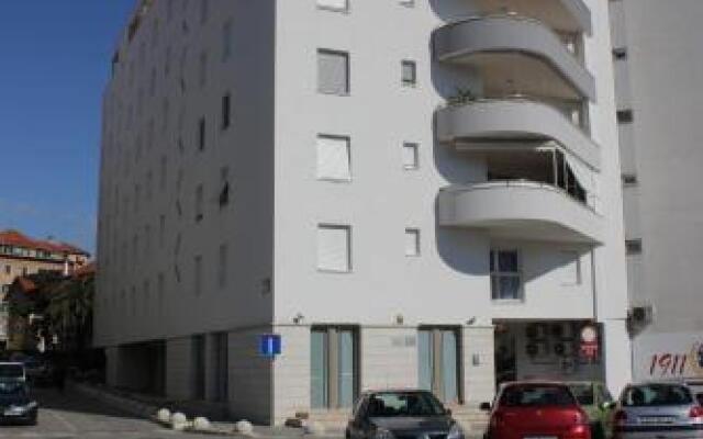 Deluxe Apartment Romana Top Centar with Balcony