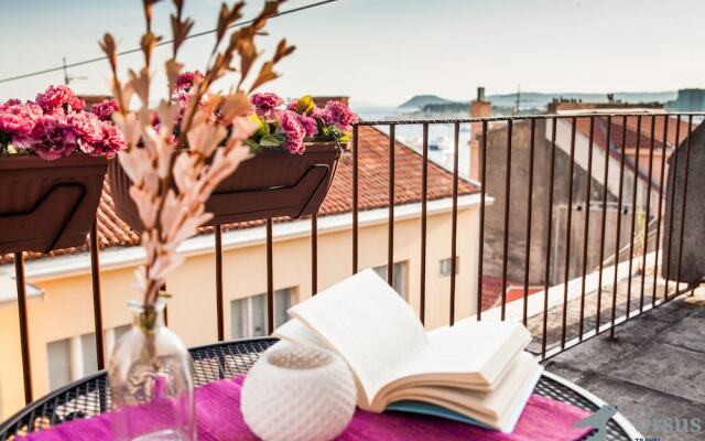 Royal View Apartment