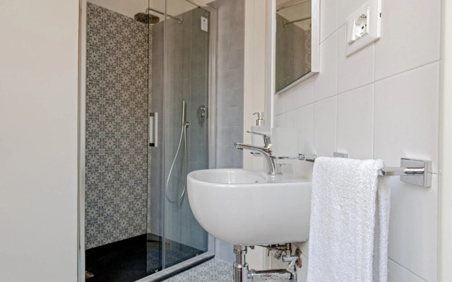 Li-e625-ital191a1 - The Boutique Apartment