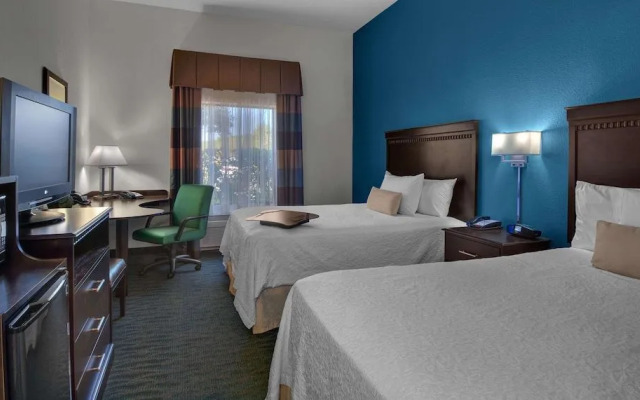 HAMPTON INN &amp; SUITES SMITHFIELD(H)