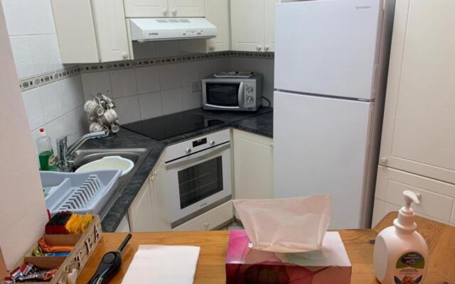 Comfortable 2 bedroom apartment in popular Limnaria Gardens