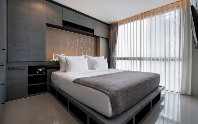 Tropical Sea View Suite B608 at Citygate