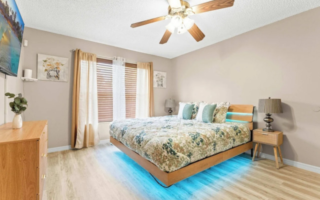 Jasmine Breeze Home for 12