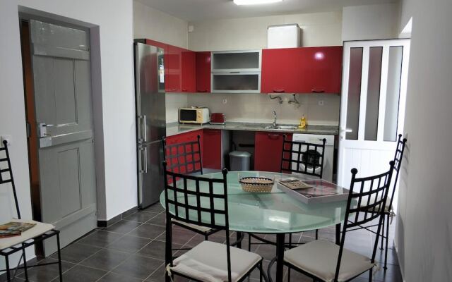 Sleep & Go Faro Airport Guest House