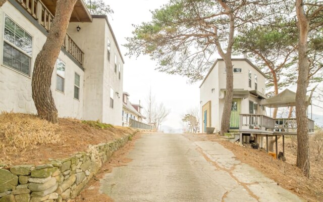Ganghwa Silver Glowing Field Pension