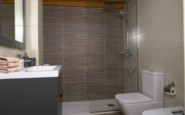 Luminoso ático en Llívia con vistas únicas y jardín