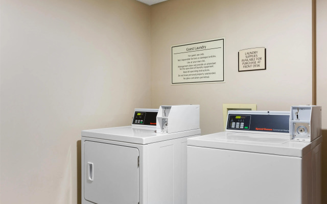 Best Western Plus Belle Meade Inn & Suites