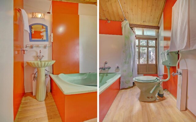 Oyo 6410 Amina Houseboat