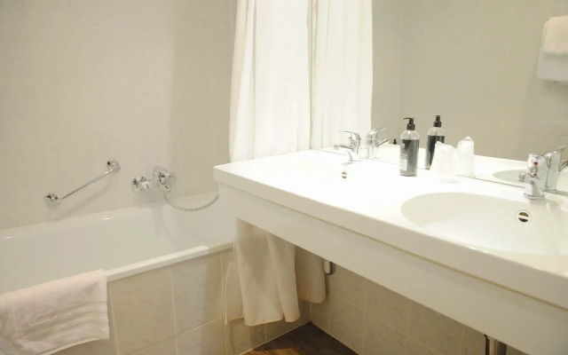9 Hotel Chelton