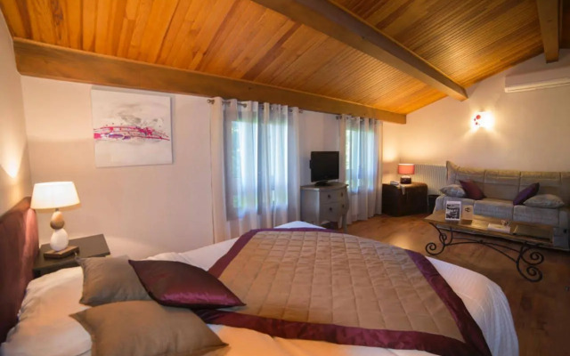 Logis Le Petit Casset