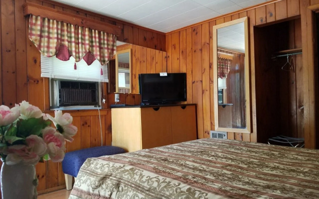 Seven Dwarfs Motel and Cabins