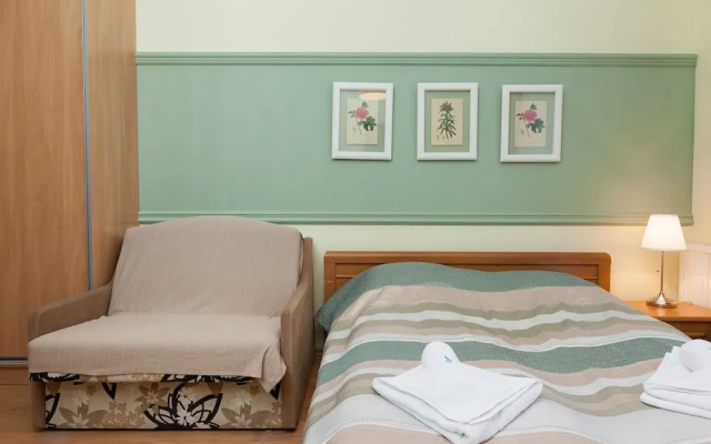 Trzy Korony Piastów by Renters