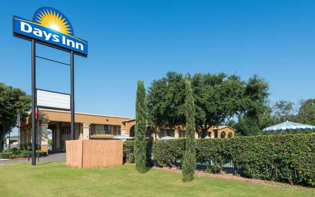 Days Inn by Wyndham San Marcos