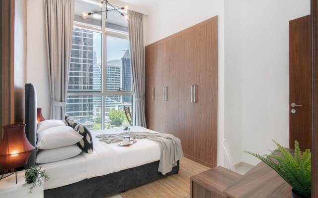 Vibrant 2BR By Burj Khalifa Gym/pool by Belvilla