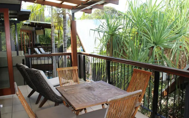 Pure Magnetic Villa 10