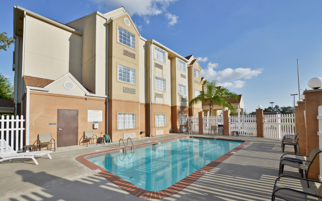 Americas Best Value Inn & Suites Lake Charles at I-210 E 5