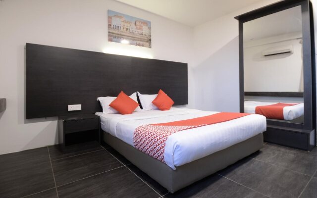 Lucky 11 Hotel