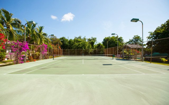 Coral Sands Inn & Cottages