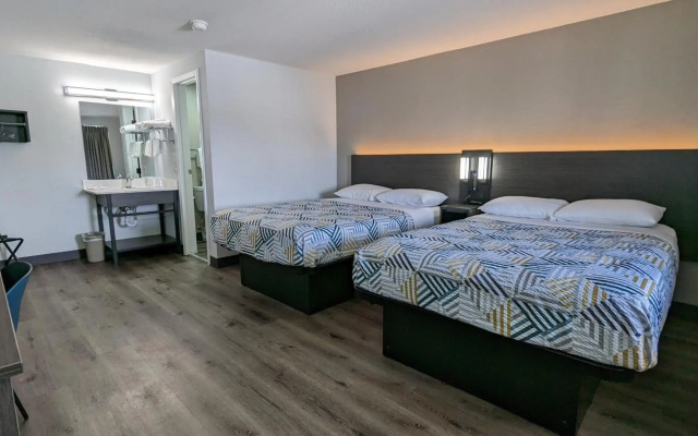 Motel 6 Leominster, MA