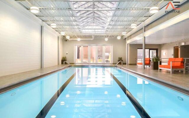 ENVITAE 2BR Vibrant High-Rise Penthouse