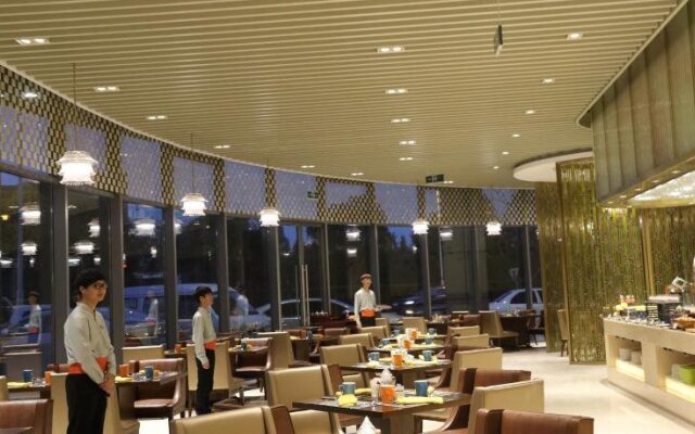 Jingling Shihu Garden Hotel
