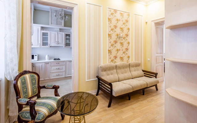 Romari Проспект Свободи 31