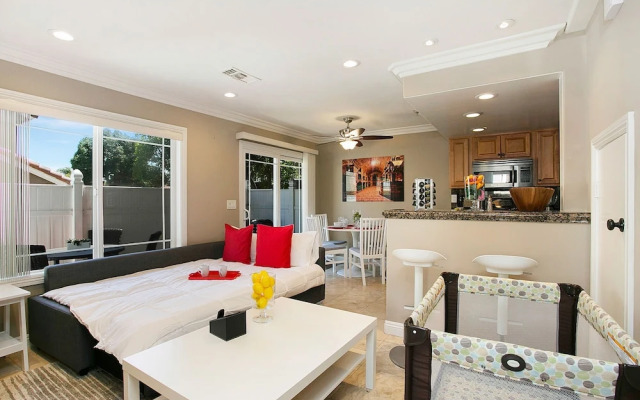 Multi-level 2br-fast Wifi-free Parking -cm-1