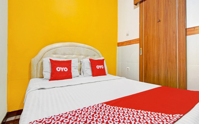RedDoorz near Mall Of Indonesia