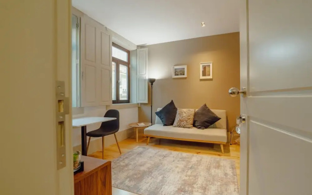 Legacy Oporto Design Apartment A by Vacationy