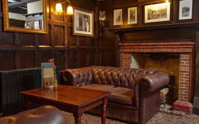Chequers Inn by Greene King Inns